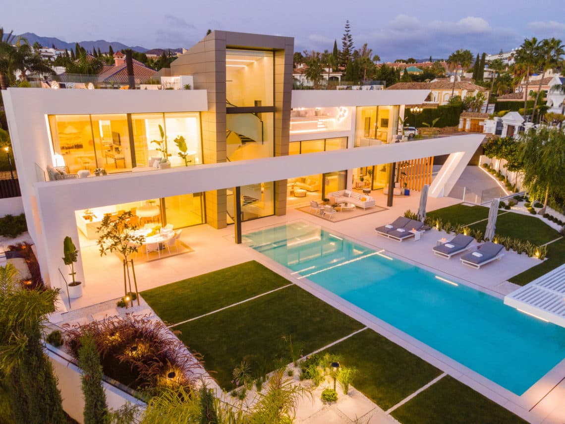 Luxury villa with pool · Marbella
