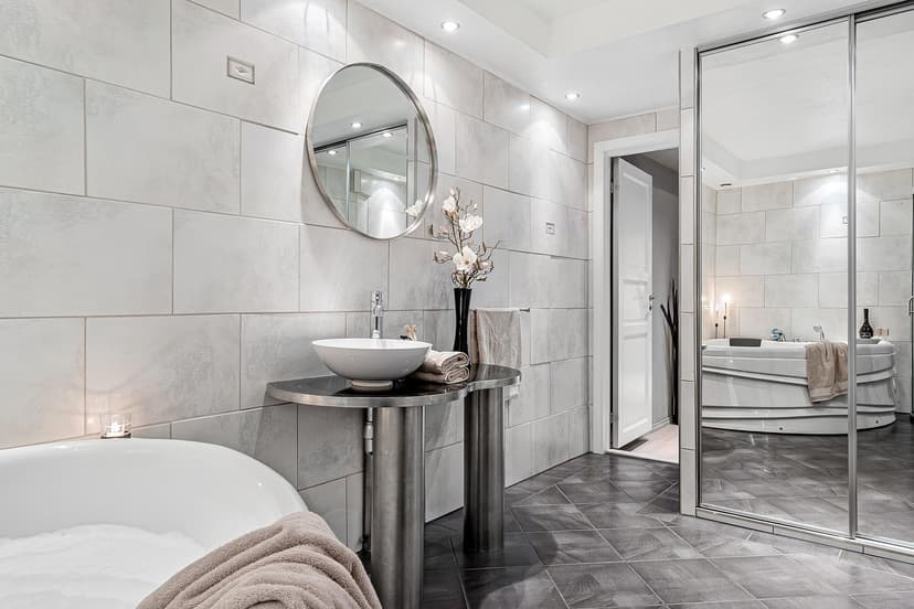 7 Bathroom Renovation Mistakes on the Costa del Sol