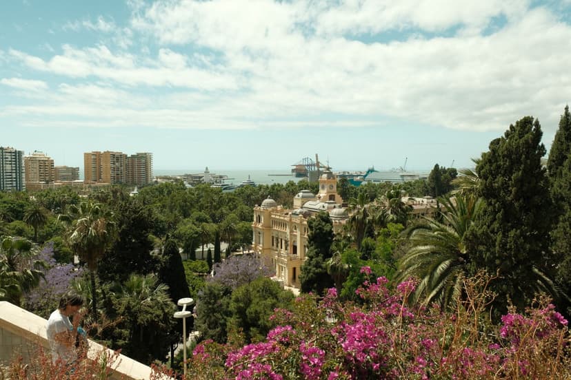 Detaillierte Planung und Materialauswahl für Renovierungen in Wohnhäusern an der Costa del Sol