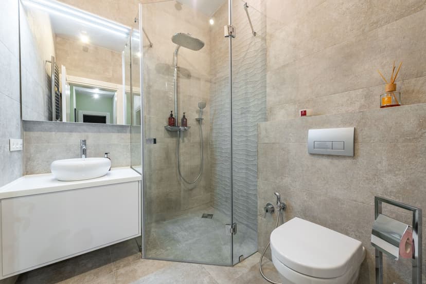 Guía de Reformas de Baños de Lujo en Málaga 2026
