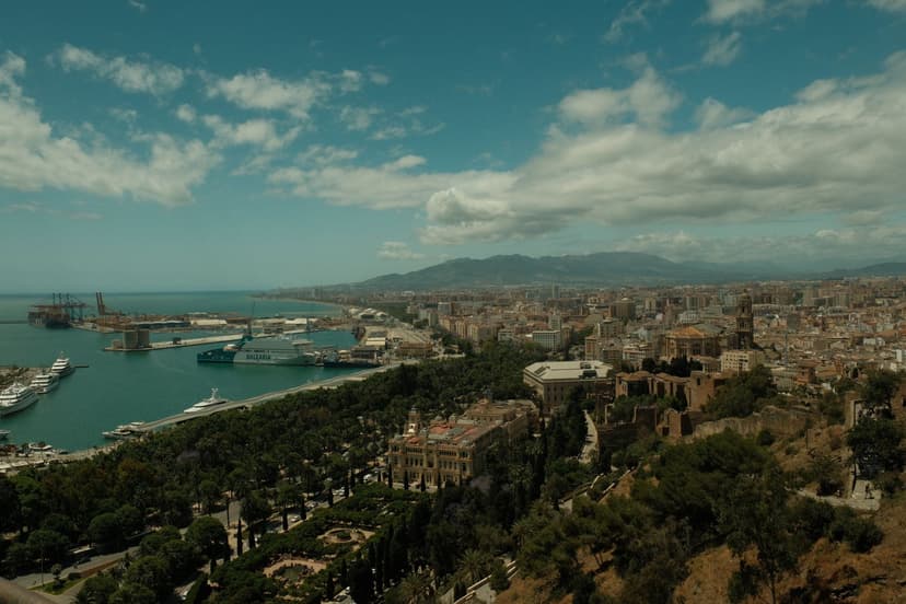 Table of rates and permits for renovations in Málaga with official documents 2025