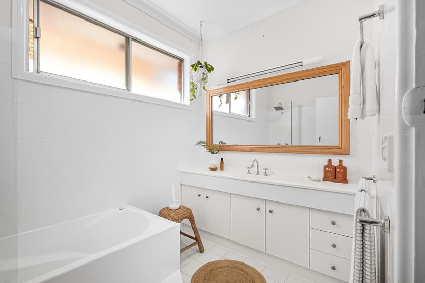 Premium-Badezimmerrenovierung in Benalmádena: Luxus und Stil
