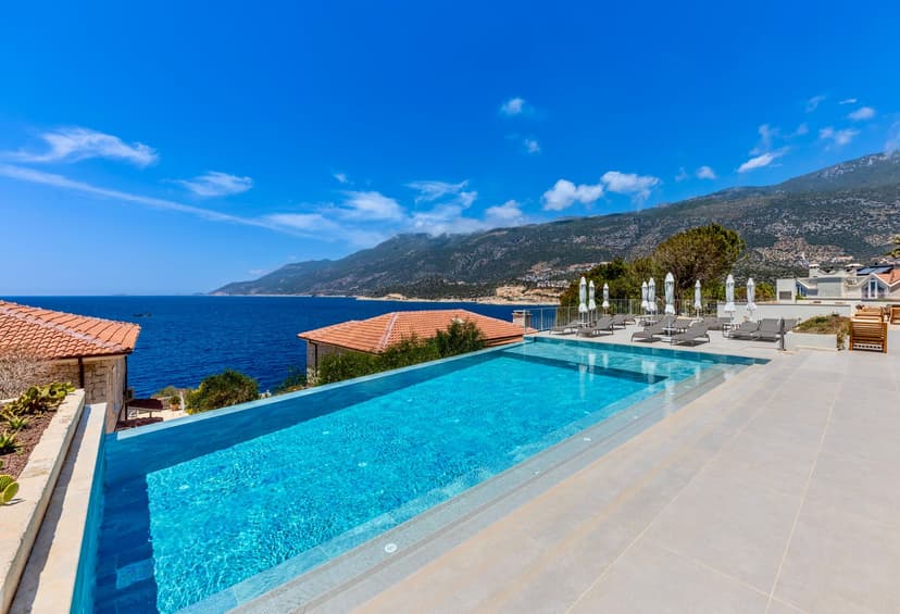 Comprehensive vs. Partial Villa Renovation on the Costa del Sol