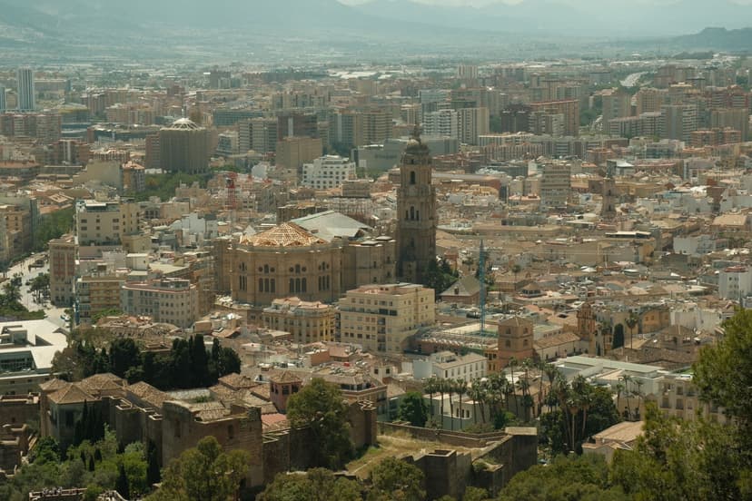 brero reformando vivienda con licencia de obra menor en Málaga 2025