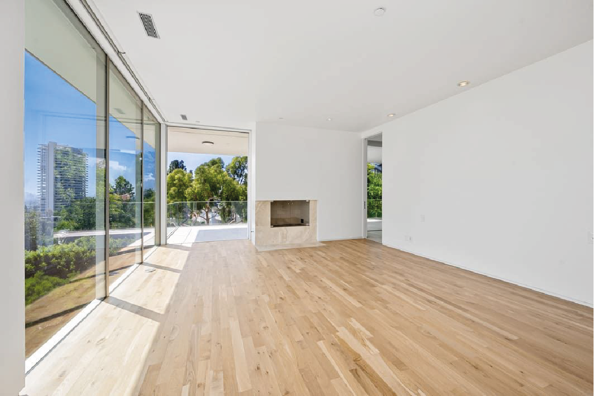 Reforma integral de vivienda en Málaga realizada por Costa del Sol Reformas, con renovación de suelos, distribución y acabados modernos.